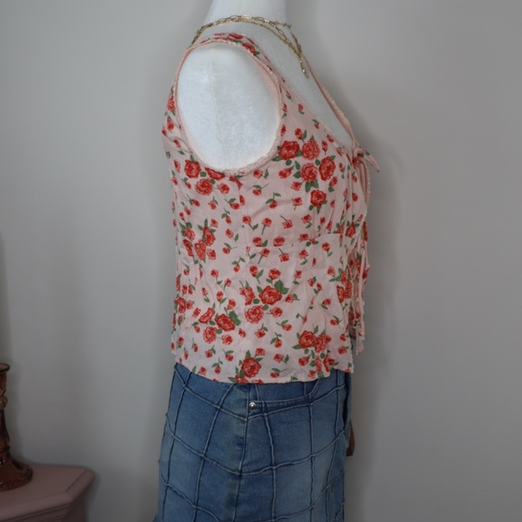 NWT Sky to the Moon Tie Front Top from Quiet Storm, Pink with Roses, Medium - Picture 2 of 4